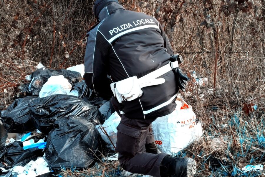 Giro di vite contro l’abbandono di rifiuti: la Polizia Locale individua i trasgressori grazie alle telecamere